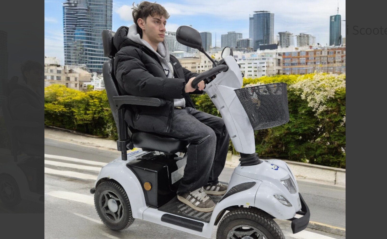 Engelli Scooter mı Akülü Sandalye mi? Temel Farklar